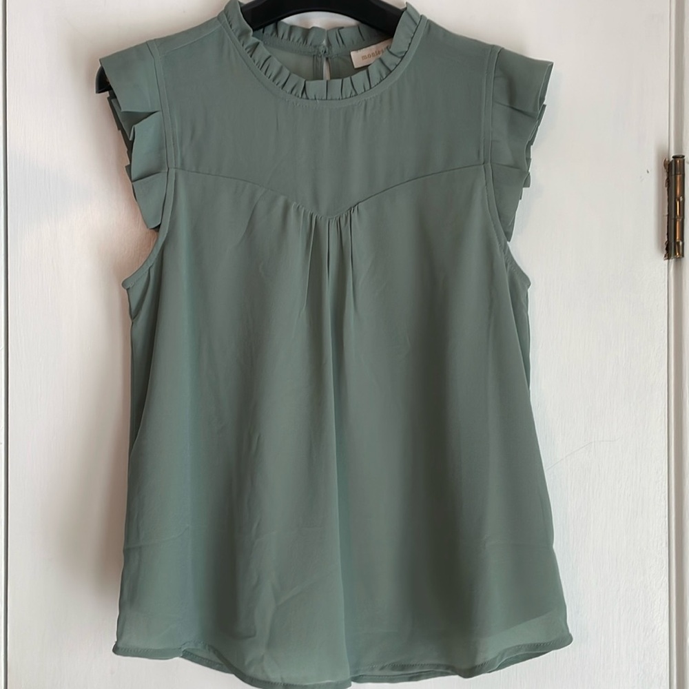 Monteau Sage Green Sleeveless Blouse Small